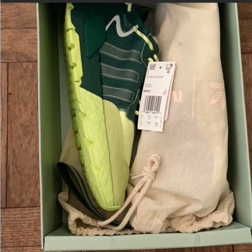 Ivy Park Adidas boost limited edition brand new!!